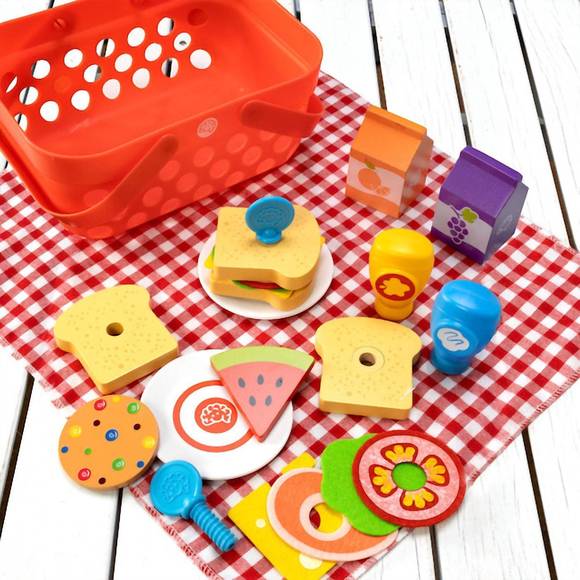 NEW FAT BRAIN TOYS pretendables picnic basket set in red - Picture 3 of 7